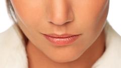 Woman Katie Holmes faces