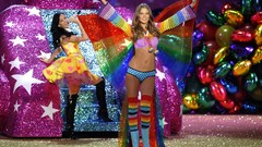 Woman katy perry behati prinsloo Victorias Secret catwalk 