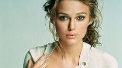Woman Keira Knightley faces Actress