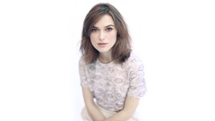 Woman Keira Knightley Simple Background