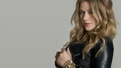 Woman kelly clarkson