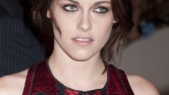 Woman Kristen Stewart faces complex magazine