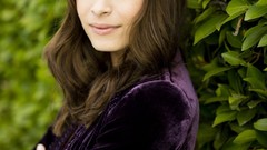 Woman Kristin Kreuk Actress