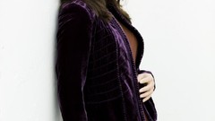 Woman Kristin Kreuk Actress