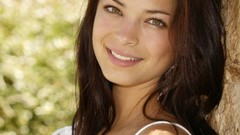 Woman Kristin Kreuk brunettes