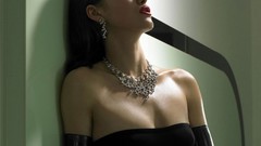 Woman latex Keira Knightley gloves earrings models black dress 