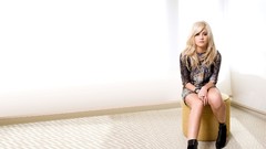 Woman legs blondes singers pixie lott