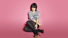 Woman lily allen short hair bangs