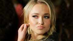 Woman lips Actress hayden panettiere blondes