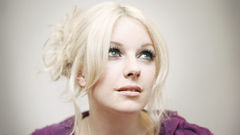 Woman Little Boots Victoria