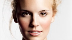 Woman maggie grace