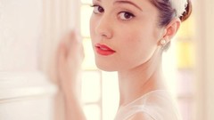 Woman mary elizabeth winstead