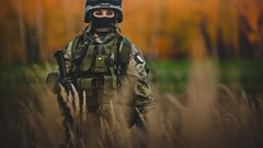 Woman meadows Army soldiers Italy blue eyes girls with guns 