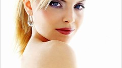 Woman mena suvari blondes