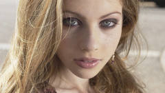 Woman michelle trachtenberg