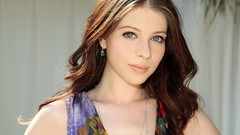 Woman michelle trachtenberg