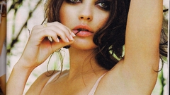 Woman mila kunis Actress