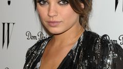 Woman mila kunis Actress