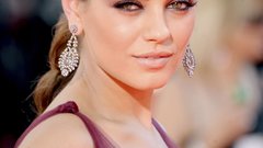 Woman mila kunis Actress