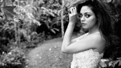 Woman mila kunis Actress