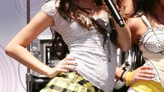 Woman miley cyrus Actress