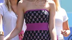 Woman miley cyrus singers