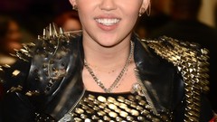 Woman miley cyrus vh1 backstage