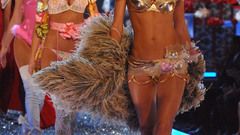 Woman miranda kerr models