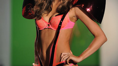 Woman miranda kerr models