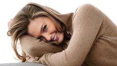 Woman models bar refaeli