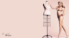 Woman models bar refaeli