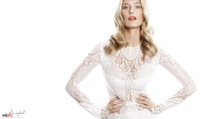 Woman models bar refaeli