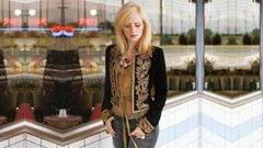 Woman models bryce dallas howard