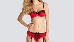 Woman models Elisabeth van Tergouw