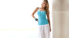 Woman models elisandra tomacheski