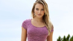 Woman models elisandra tomacheski