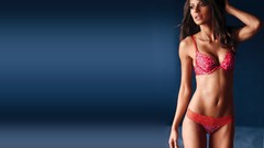 Woman models emanuela de paula