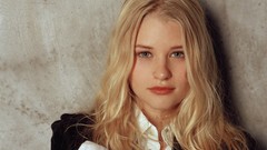 Woman models Emilie de Ravin