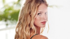 Woman models erin heatherton