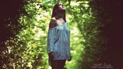 Woman models Frederic Noyon