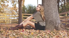 Woman models girls in nature