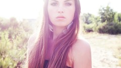 Woman models Hannah Biermann