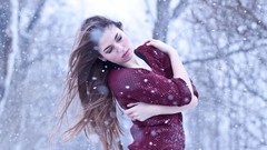 Woman models Hannah Biermann