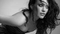 Woman models Hilary Duff