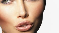 Woman models Jessica Biel