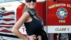 Woman models Jordan Carver