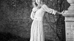 Woman models kate hudson