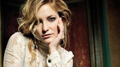 Woman models kate hudson