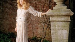 Woman models kate hudson