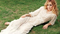 Woman models kate hudson